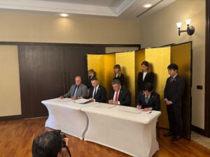 The signing ceremony took place at the residence of the Ambassador of Japan to Poland, where officials from the mentioned municipalities, descendants of Polish Siberian Children, and other related individuals gathered.